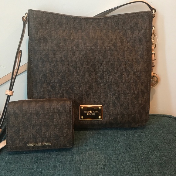 Michael Kors Handbags - Michael Kors Messenger bag and wallet