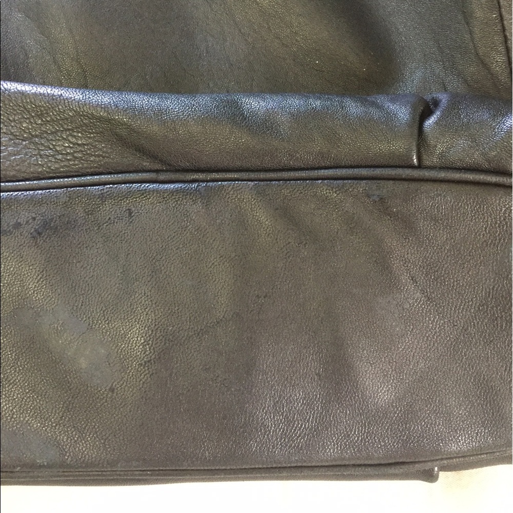Michael Kors Black Ring Tote. - Picture 4 of 4