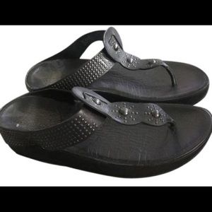 Fitflop leather thong sandals