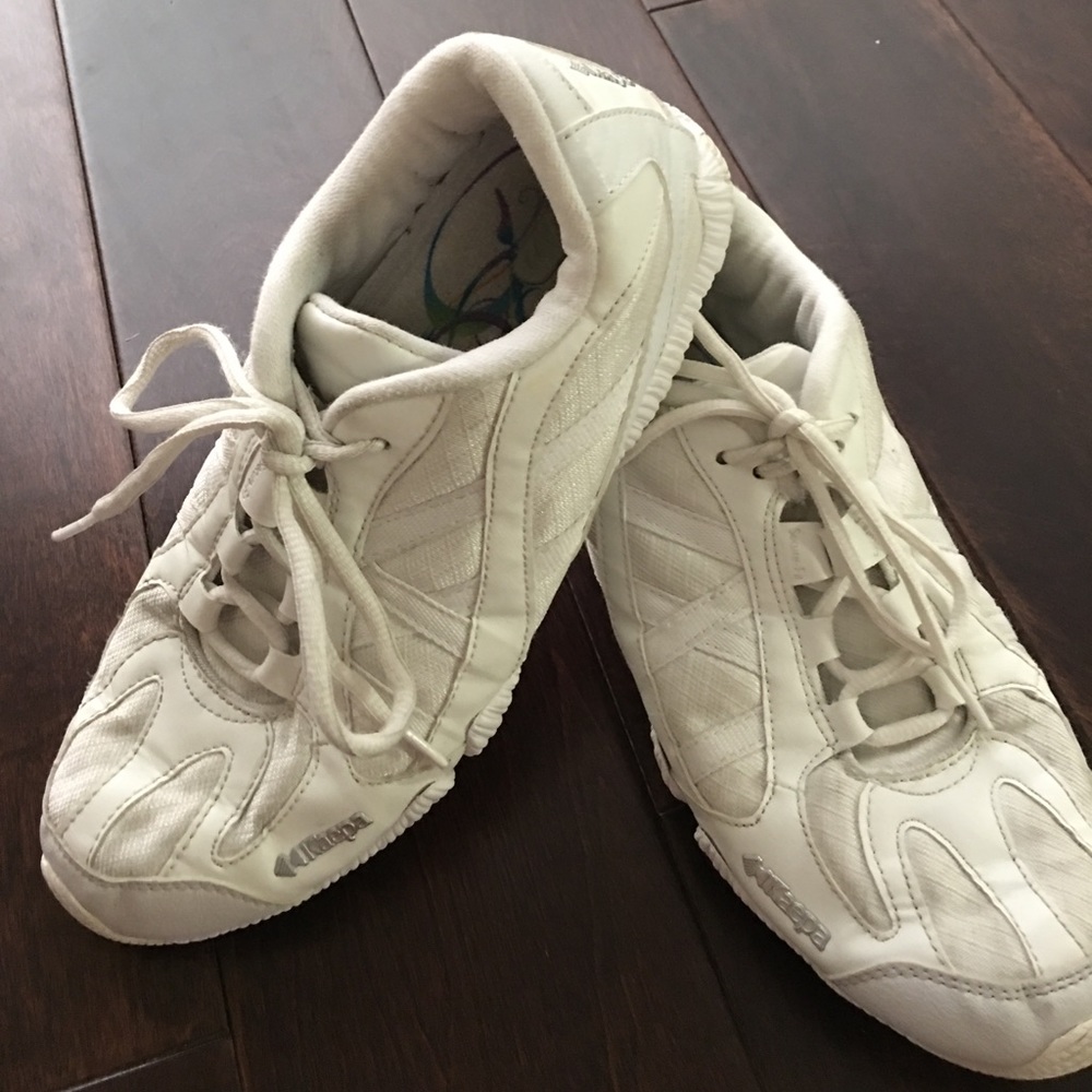 Kaepa cheer shoes size 8 EUC