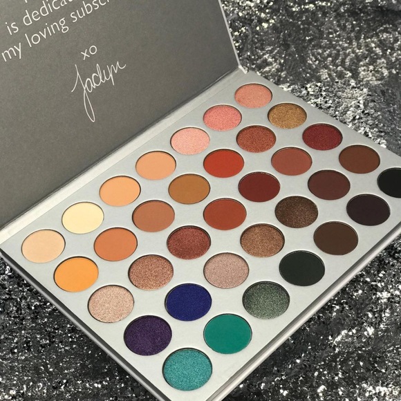 Authentic Jaclyn Hill palette. Brand-new .