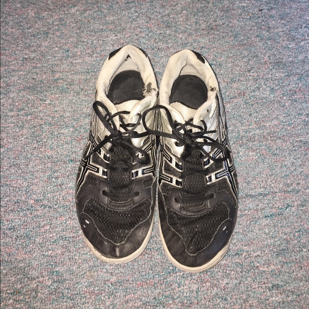 Volleyball shoes