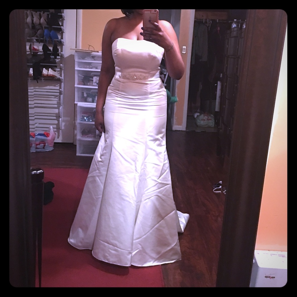 Size 12 Wedding dress that I didn't end up wearing