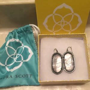 Kendra Scott gray/silver "Danielle" Drop Earrings