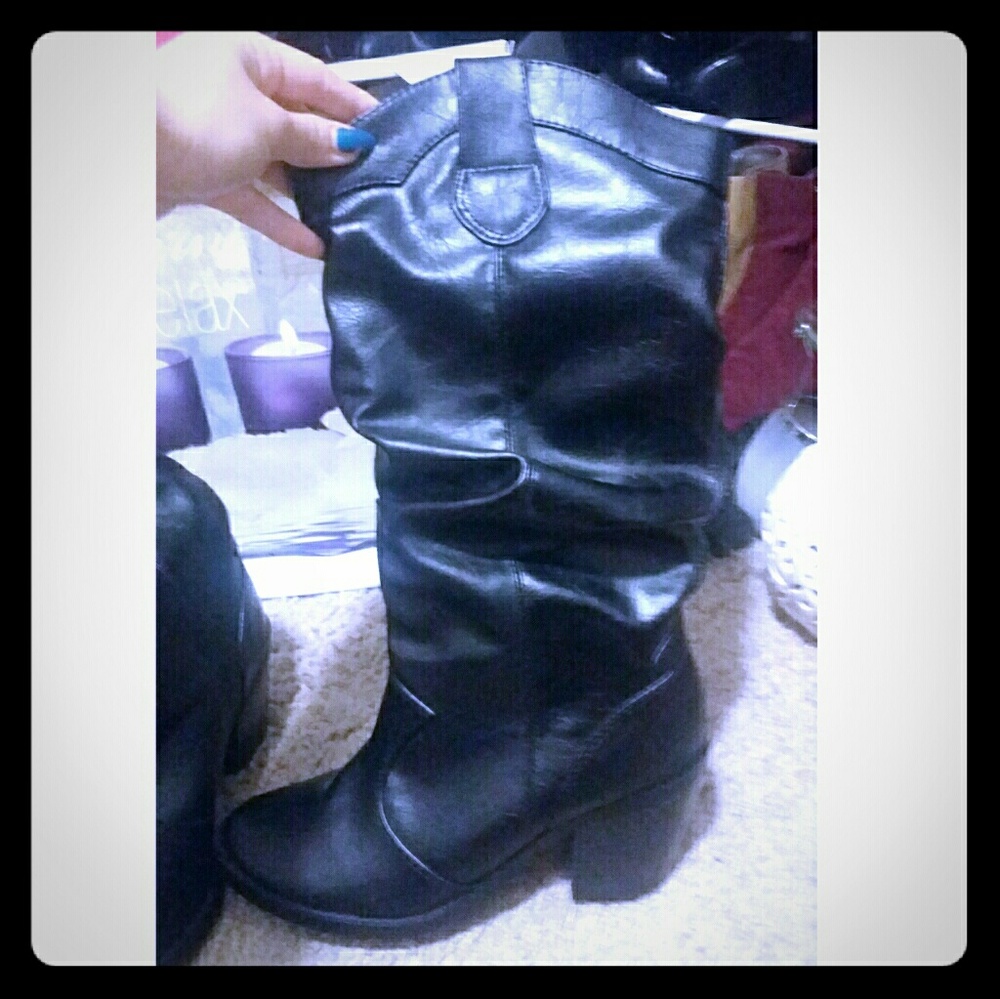 Black cowboy boots