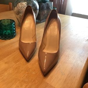 Pigalle Plato 120 nude patent leather