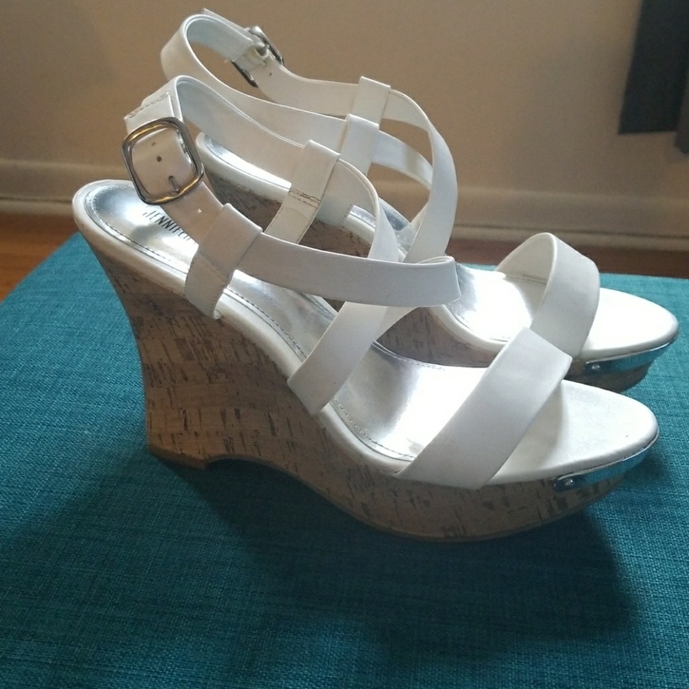 Like New!! JLo white wedges decent offers excepted