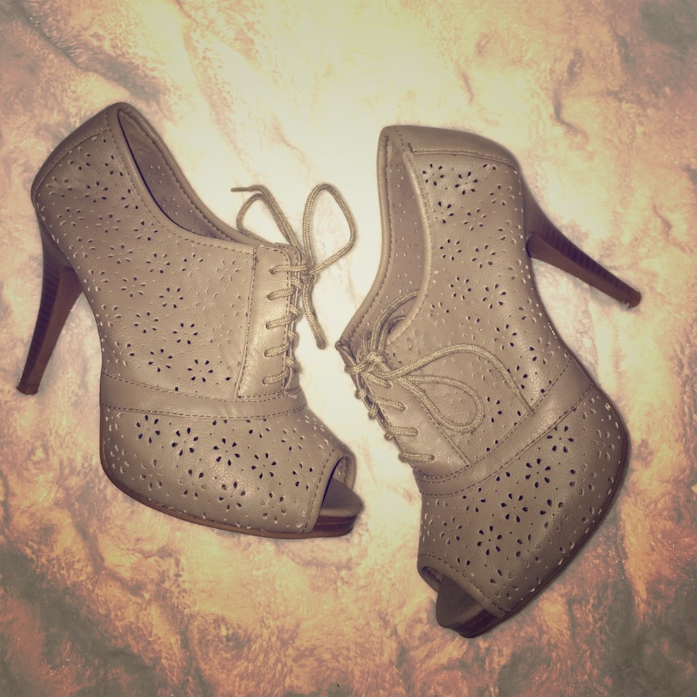 Comfortable summer time heel!