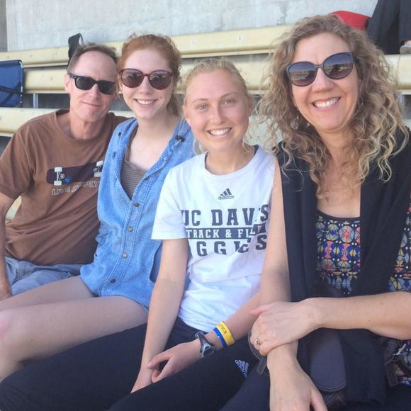 Meet your Posher, Melissa - Picture 1 of 1