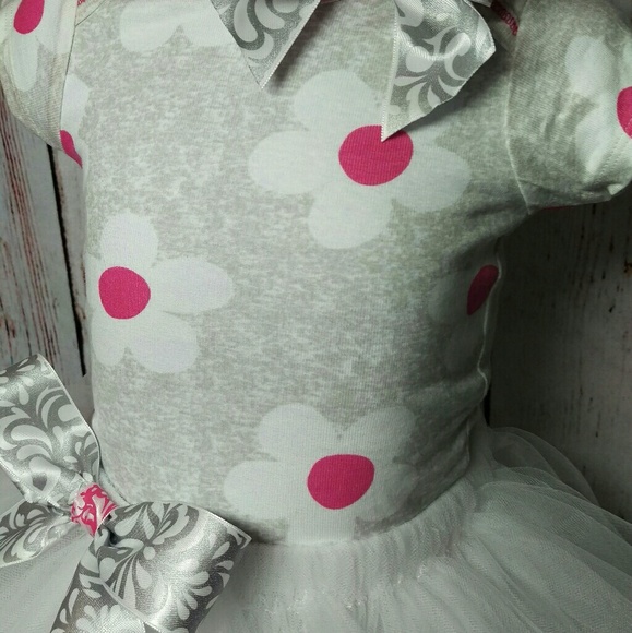 Adorable toddler tutu skirt outfit - Picture 3 of 4