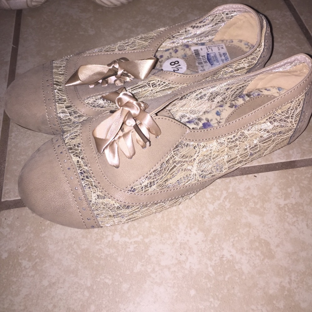 Lace flats!!!