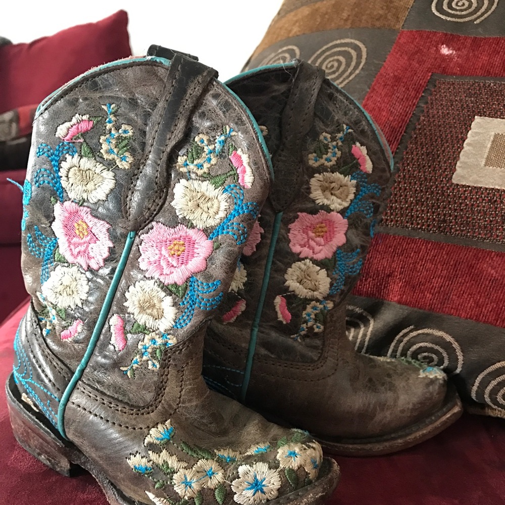 Toddler leather boots