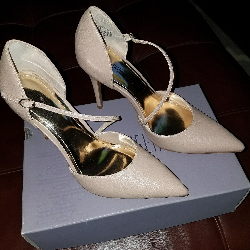 BNIB Jennifer Lopez Nude heels size 9