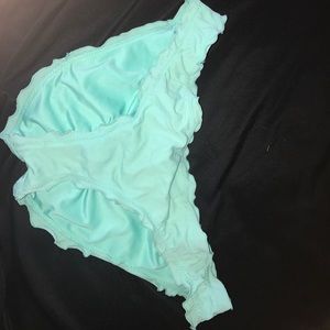 Ruffled bikini bottoms