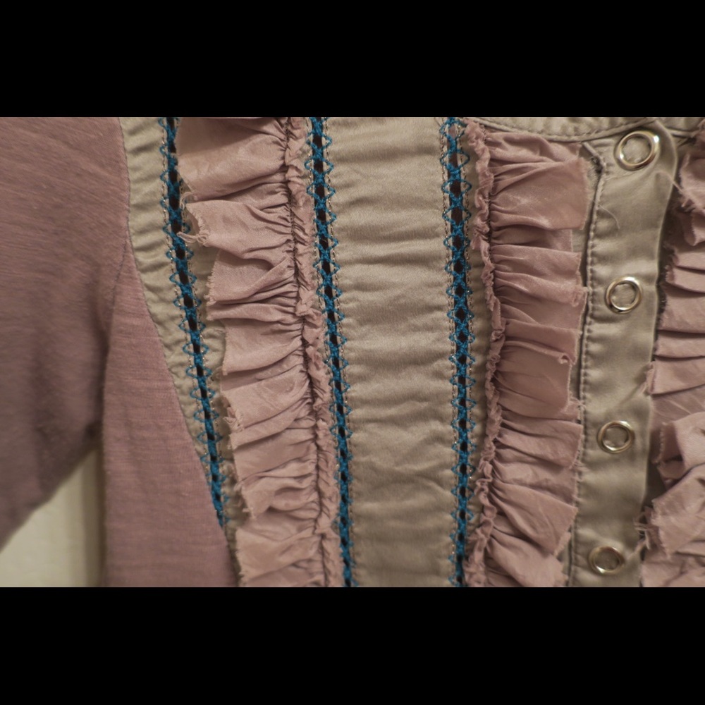 Miss Me Ruffle Top - Picture 3 of 4