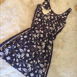 EUC Club Monaco Silk Shift dress