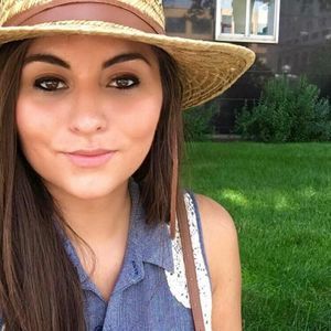 Meet your Posher, Monica