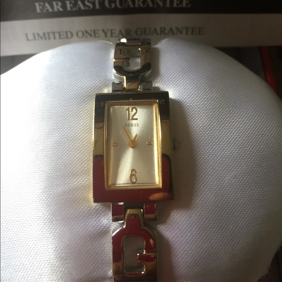 GUESS WATCH - Picture 2 of 5