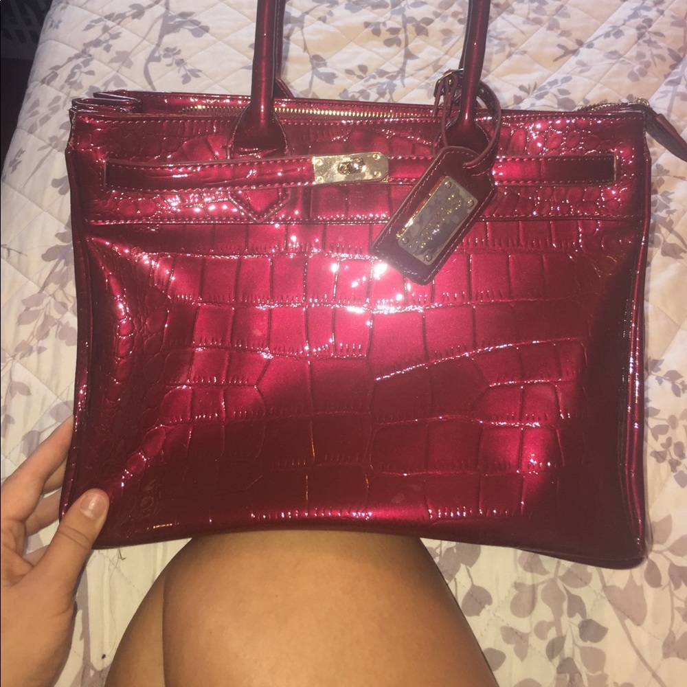 Stauer red/burgundy crocodile leather bad