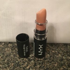 NYX- nude lipstick