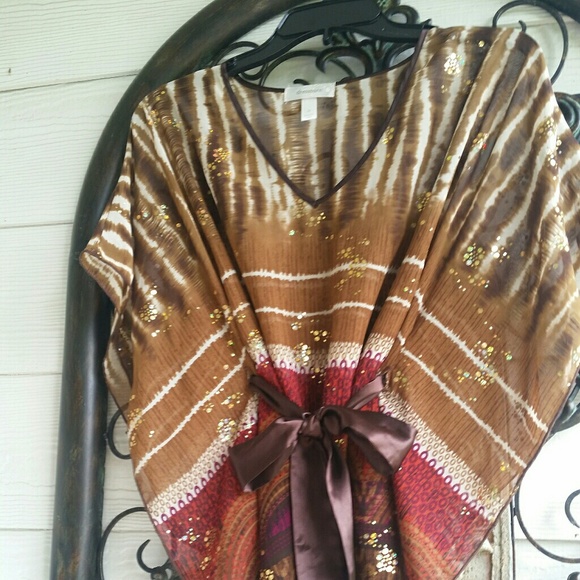 Butterfly Styled Blouse - Picture 2 of 4