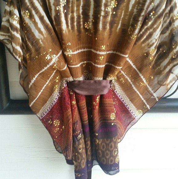 Butterfly Styled Blouse - Picture 3 of 4