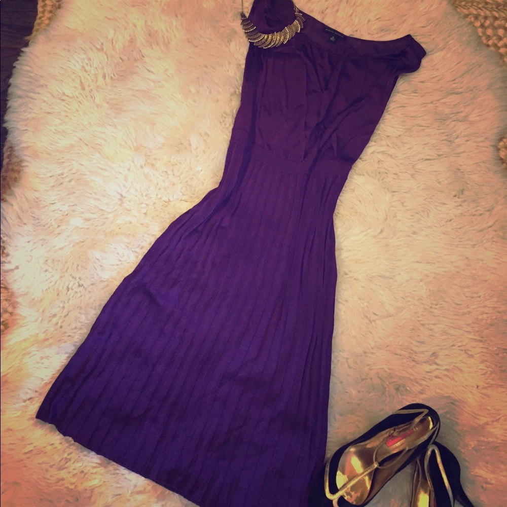 EUC Knit purple Dress w pleated skirt