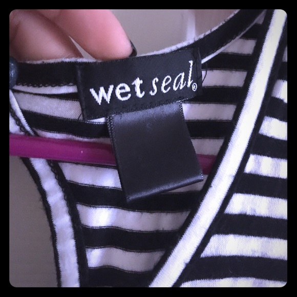 Wet Seal Loose fitting jersey dress - Picture 2 of 3