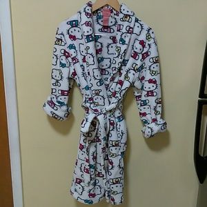 Very cute Hello Kitty plush bathrobe! Womens/girls