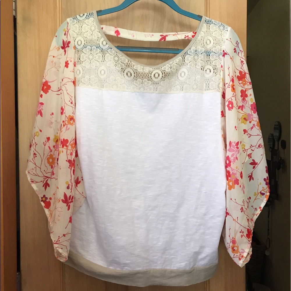 Prana top with flowy sleeves