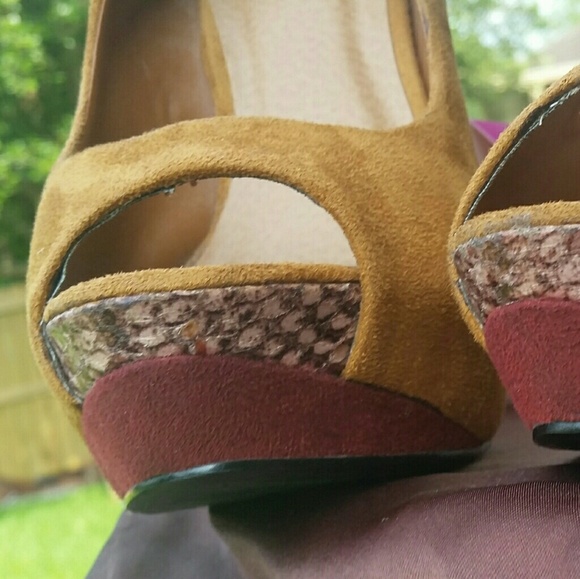 Multi-colored Stilettos - Picture 3 of 4