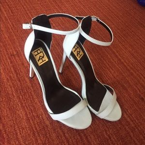 Mint Single-Sole Heel Size8 4.5inch heel