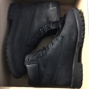 Black timberland boots