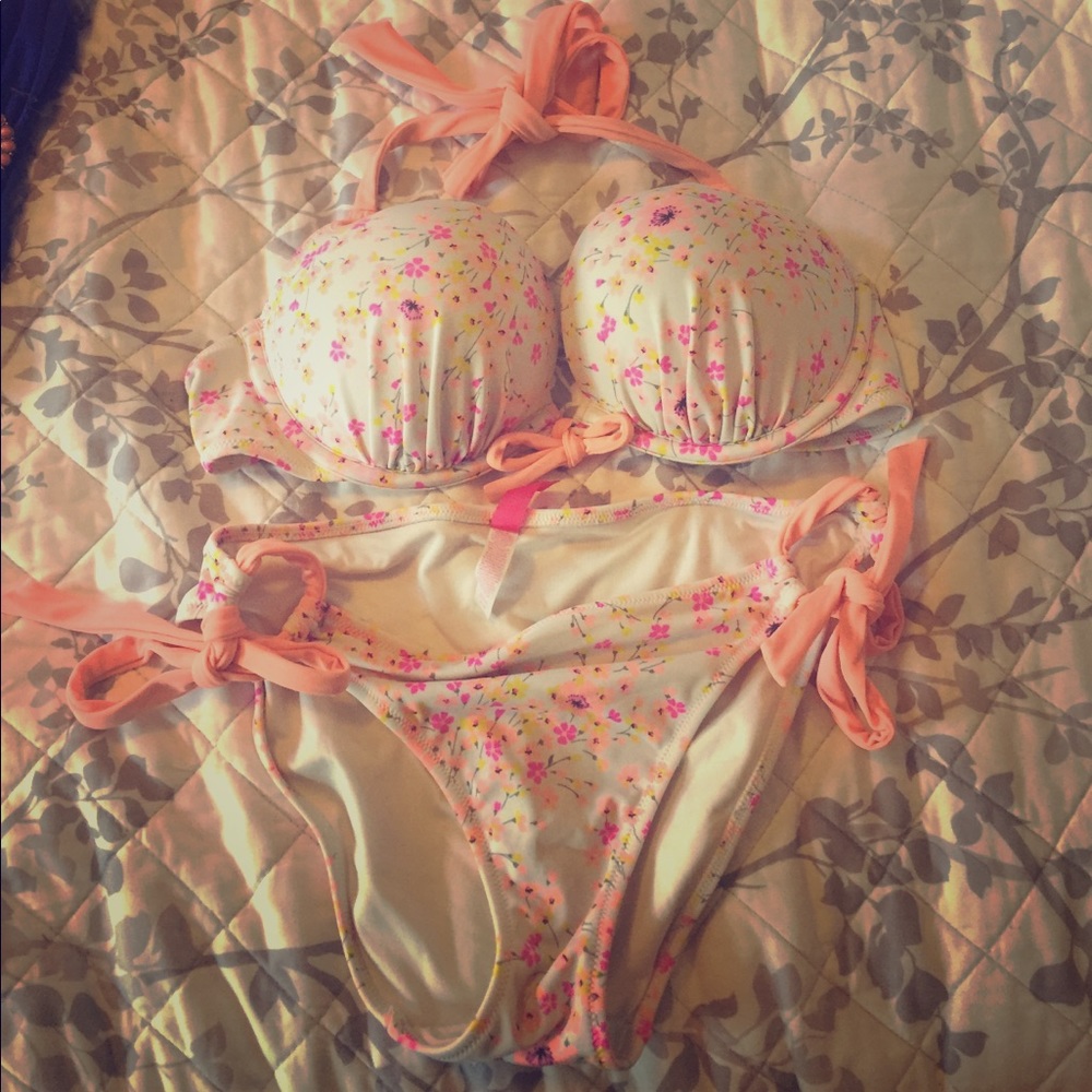 VictoriaSecret Push Up Bikini