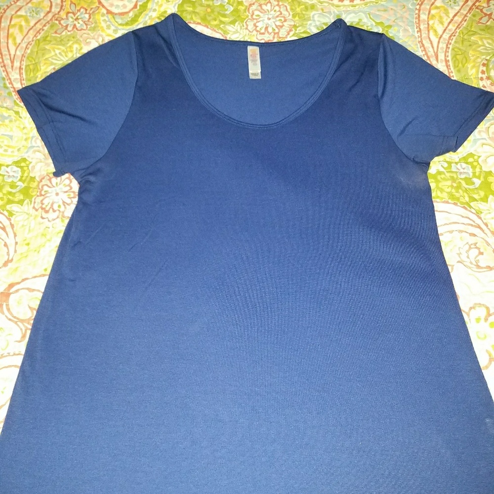 Lularoe Classic Tee Large
