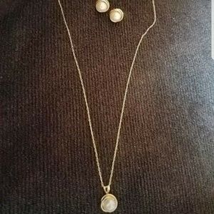 Necklace and earring set