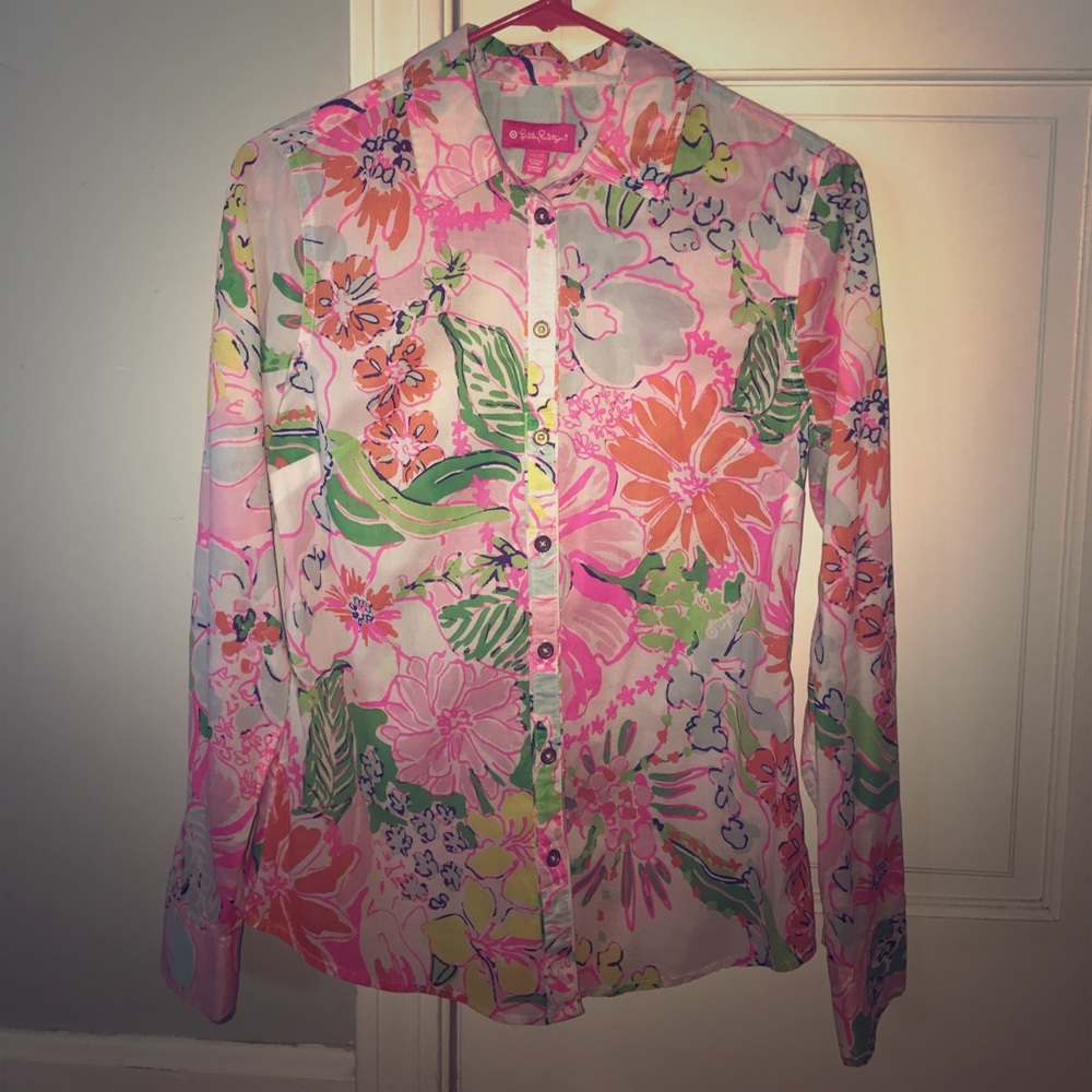 Beautiful, never worn Lilly Pulitzer blouse!