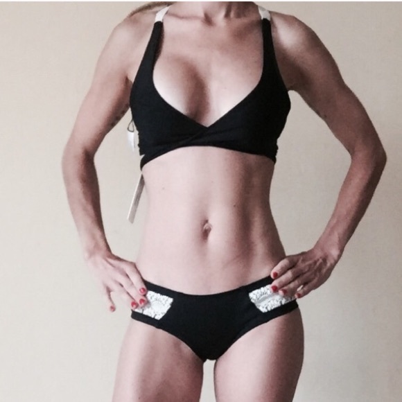 HP 🎉 L-Space Joey wrap around crochet bikini top - Picture 7 of 8