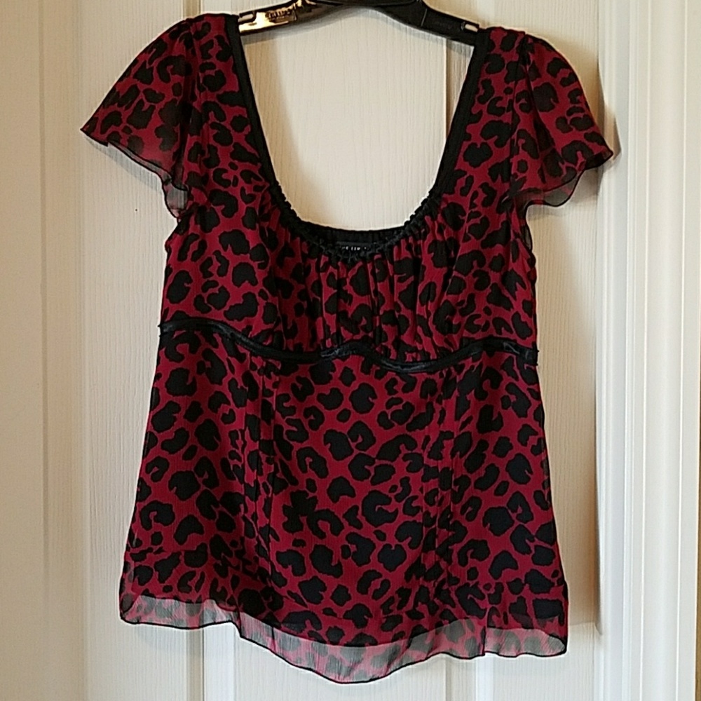 Vintage The LIMITED Sexy💋cheetah print top. Sz M