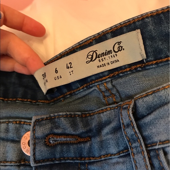 Jeans - Picture 2 of 3