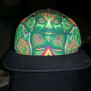 Grassroots hat Alex Gray chapel of sacred mirrors