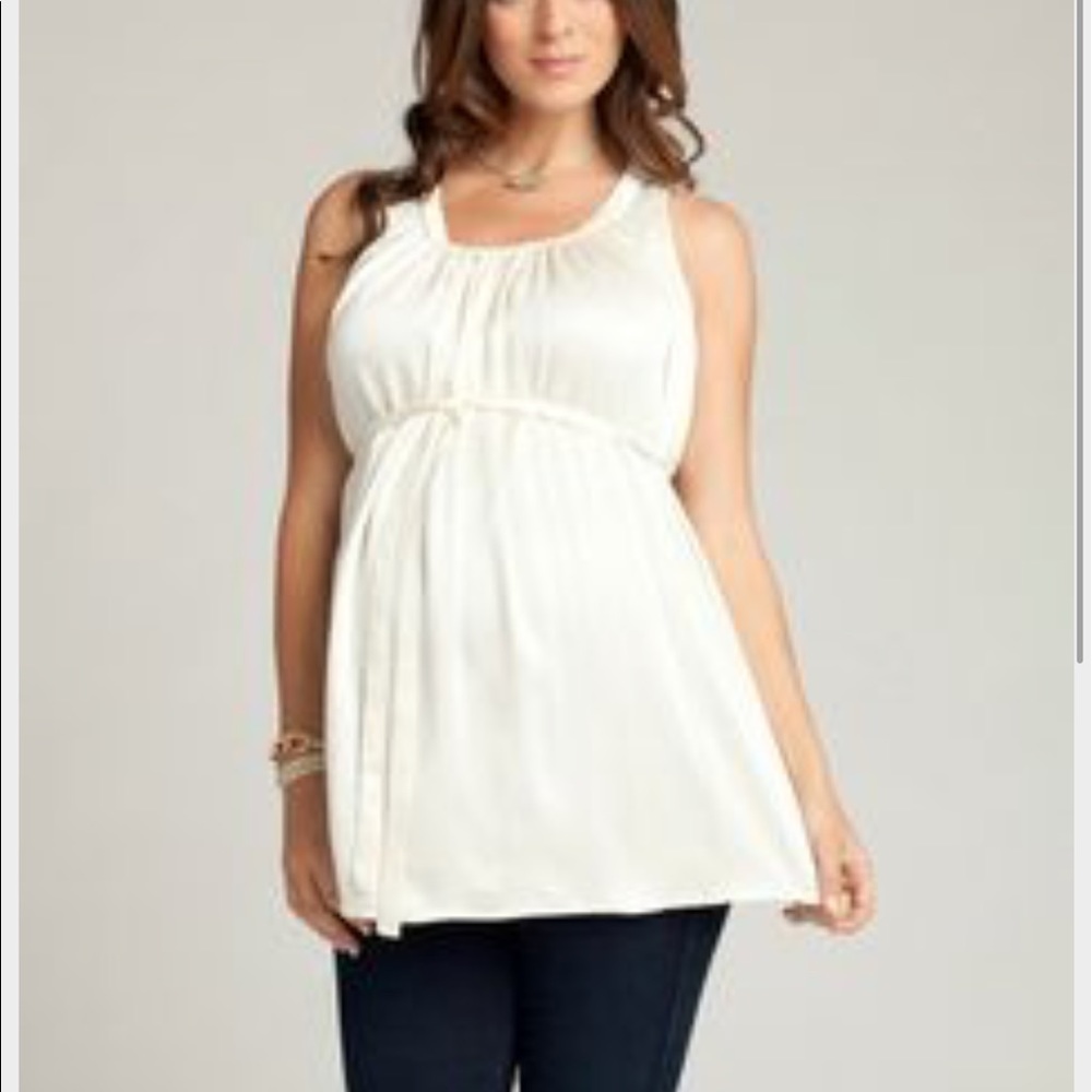Ingrid & Isabel Extra Long Maternity Top