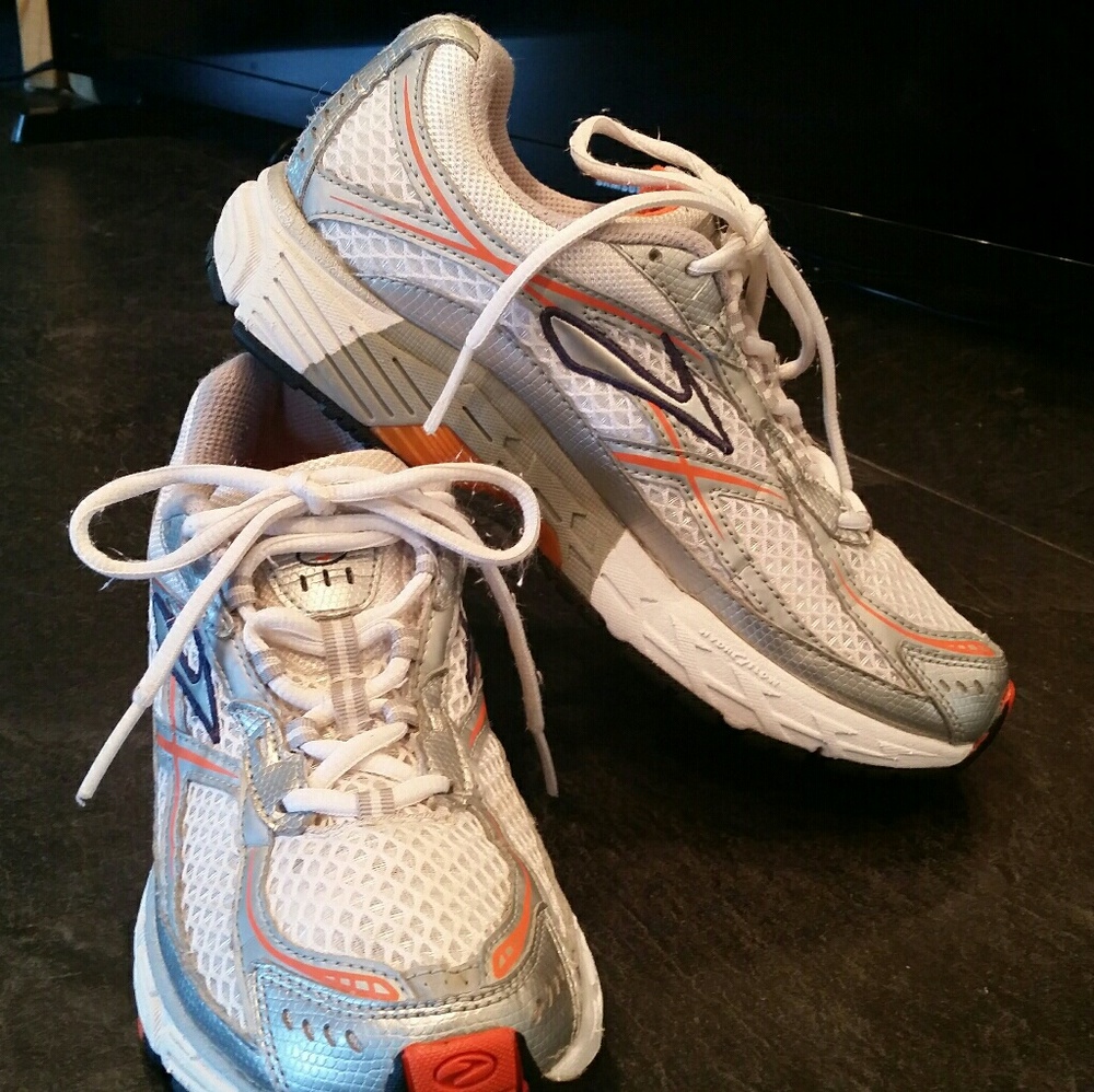 Brooks Switch 3 running training shoes 7.5