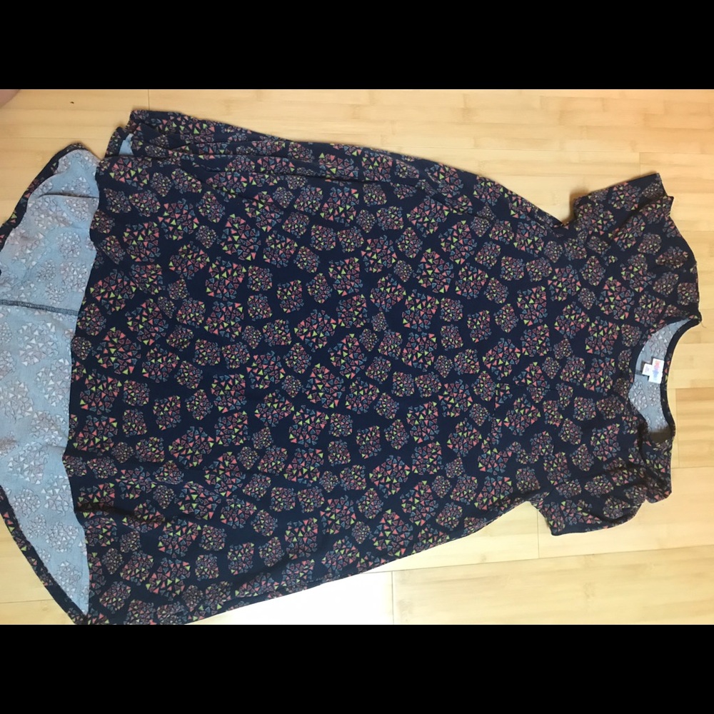 LulaRoe Carly. Size Medium