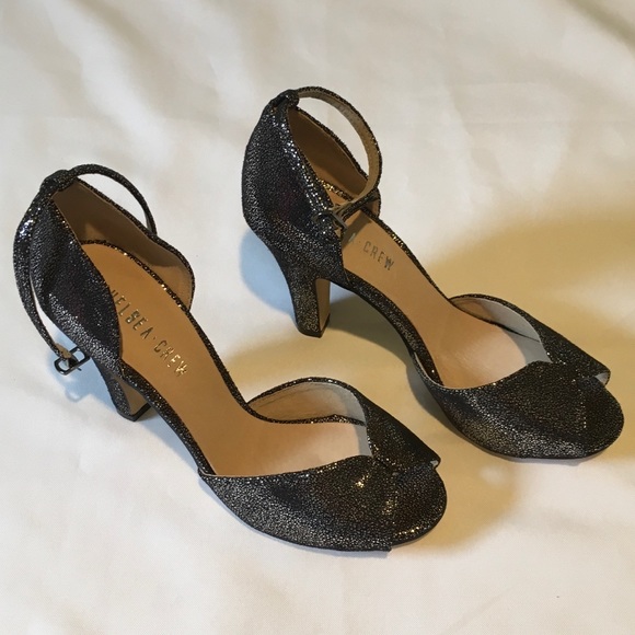 Chelsea Crew Lola in Pewter New in Box.  Size 6 - Picture 3 of 5