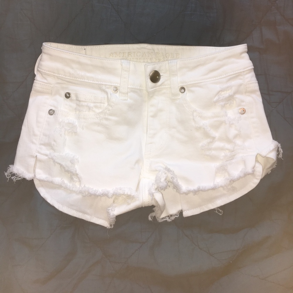 American eagle white shorts