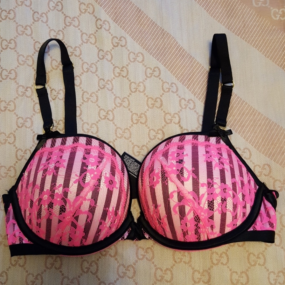 Victoria's secret very sexy push up bra 34c