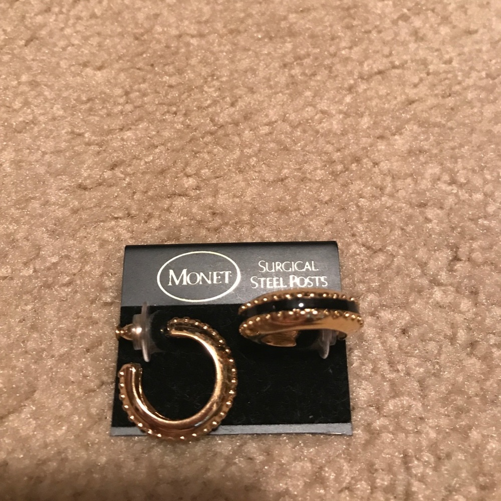NWT.Gold and black Monet earrings.
