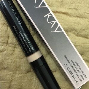Mary Kay undereye corrector