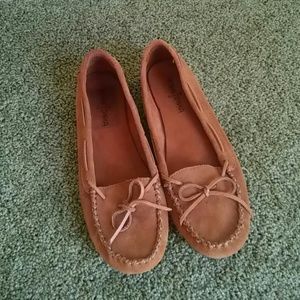 Minnetonka Suede Slippers size 7